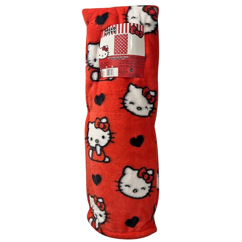 Hello Kitty Ultra Fine Faux Fur Throw Blanket - Red/Black Hearts 50"x70"